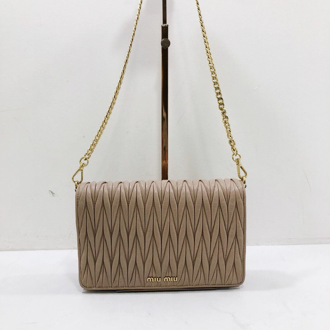 95新 MIU MIU/缪缪 缪缪全皮粉金褶皱链条单肩斜挎包