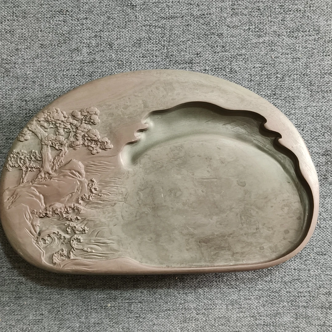 甘肃洮砚，西江双色薄意山水砚，尺寸19.6*12.6*3.4厘米