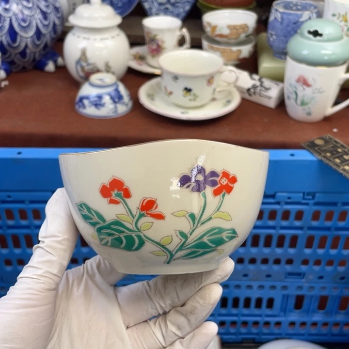 他家瓷器真美…开播了