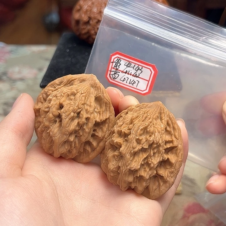 把件文玩核桃麦穗虎头