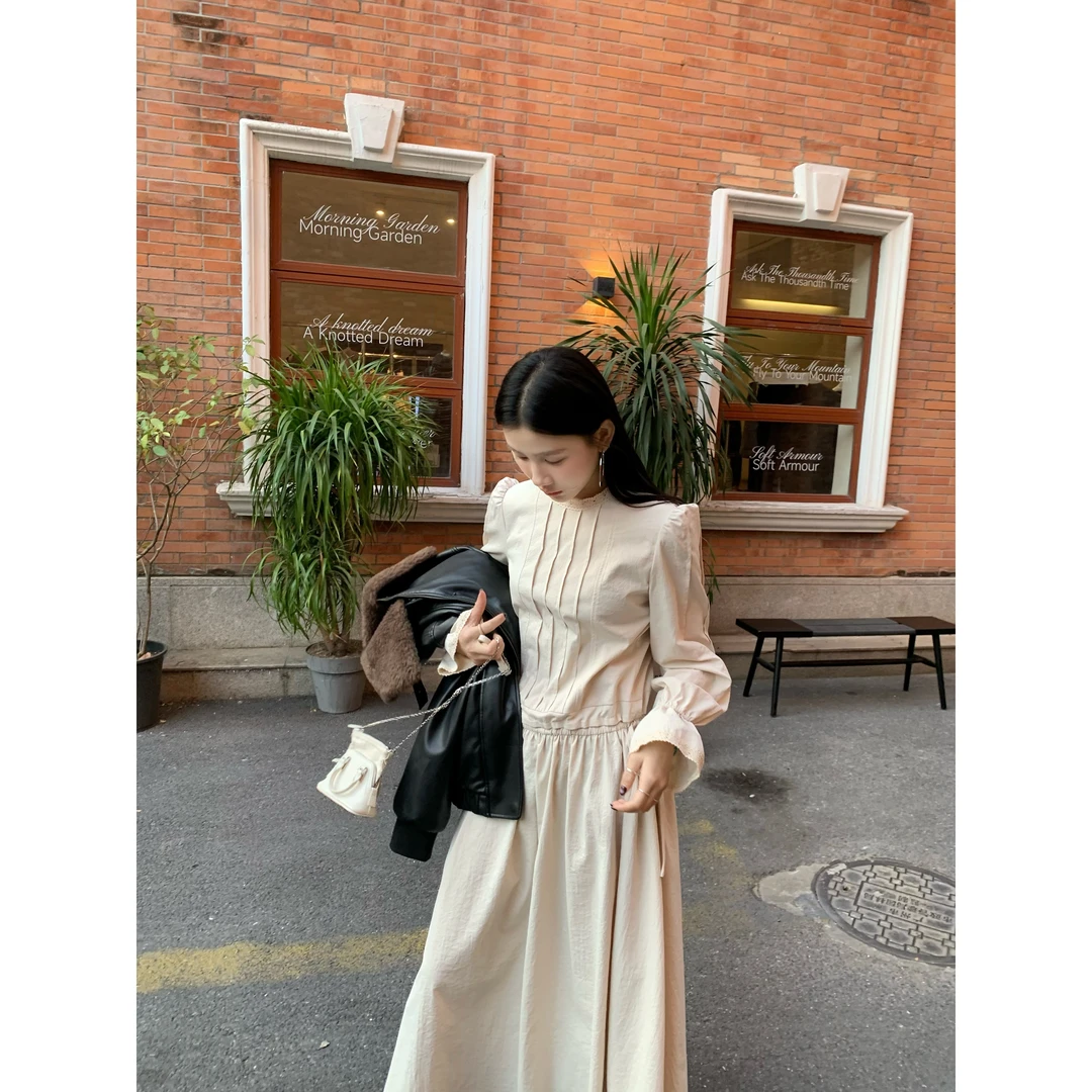 70不是七十【自由简易】秋冬系带喇叭袖梭织长袖连衣裙