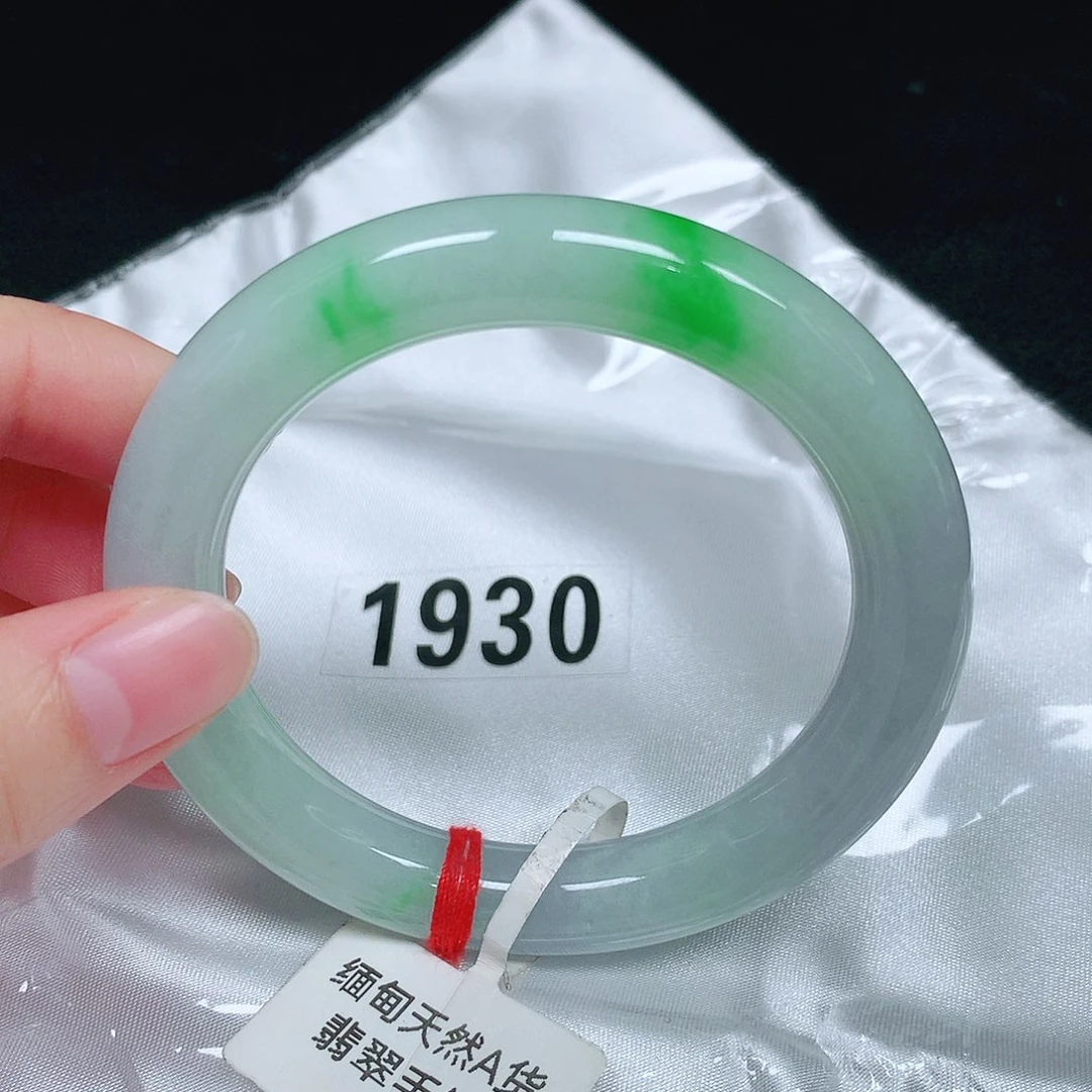 未镶嵌手镯（圆镯）翡翠