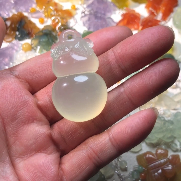 蛇纹石玉未镶嵌耳坠挂件