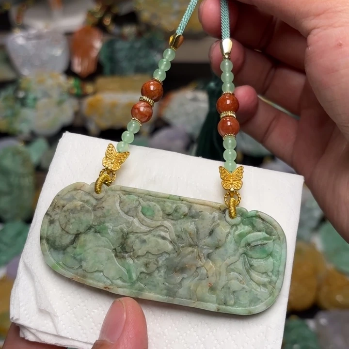 翡翠颈饰未镶嵌吊坠
