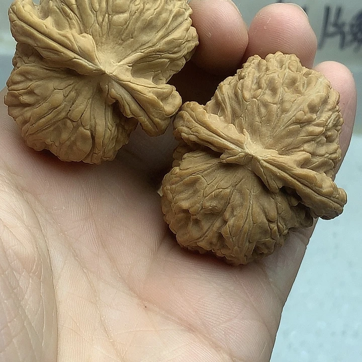 n***n吊坠文玩核桃47 白狮子半壁