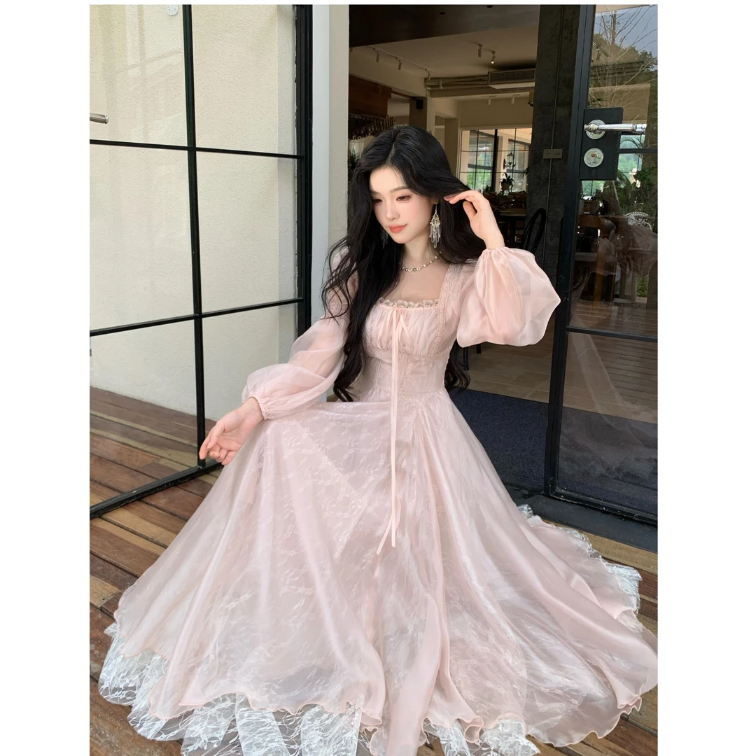 绯樱漫舞 2025早秋新款法式千金风绝美蕾丝网纱收腰连衣裙