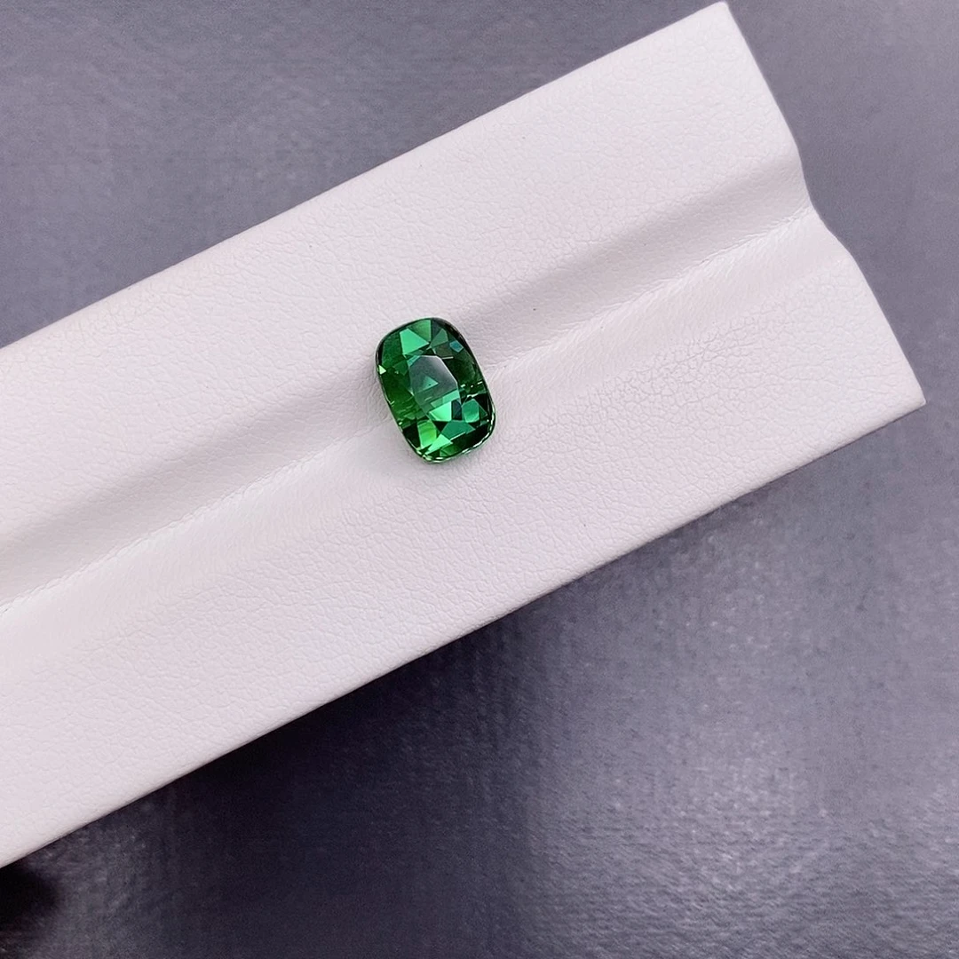 未镶嵌裸石碧玺3.17克拉