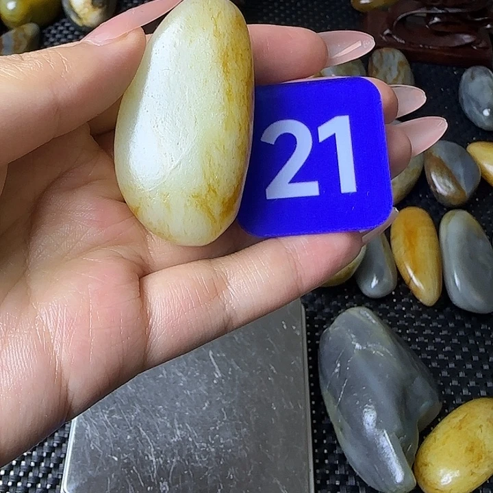 和田玉（糖玉）未镶嵌挂件