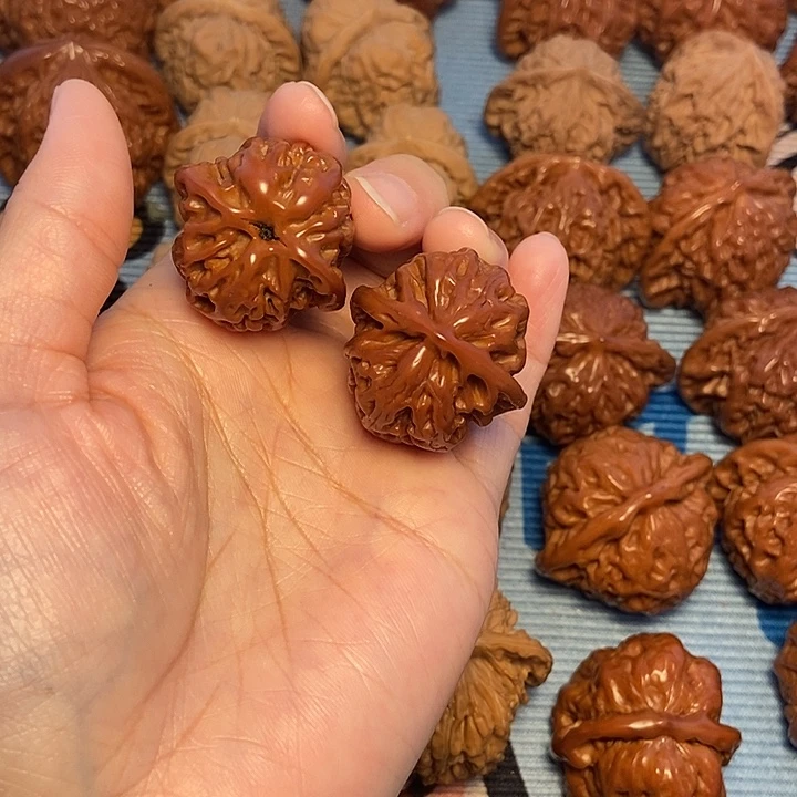 文玩核桃吊坠30苹果有瑕疵