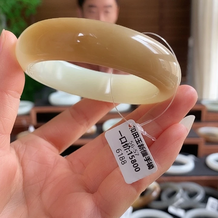 未镶嵌手镯和田玉6188