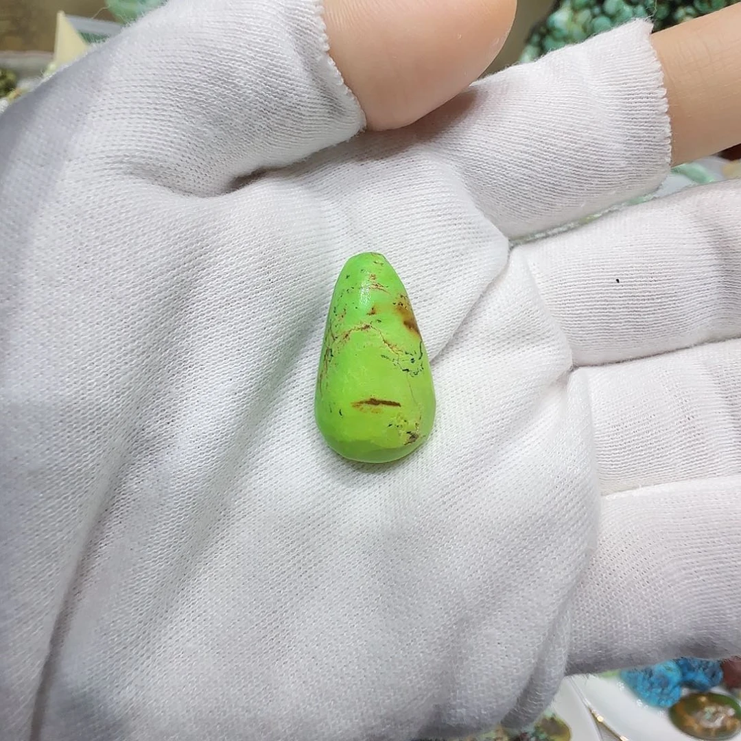 绿松石未镶嵌原矿绿松石