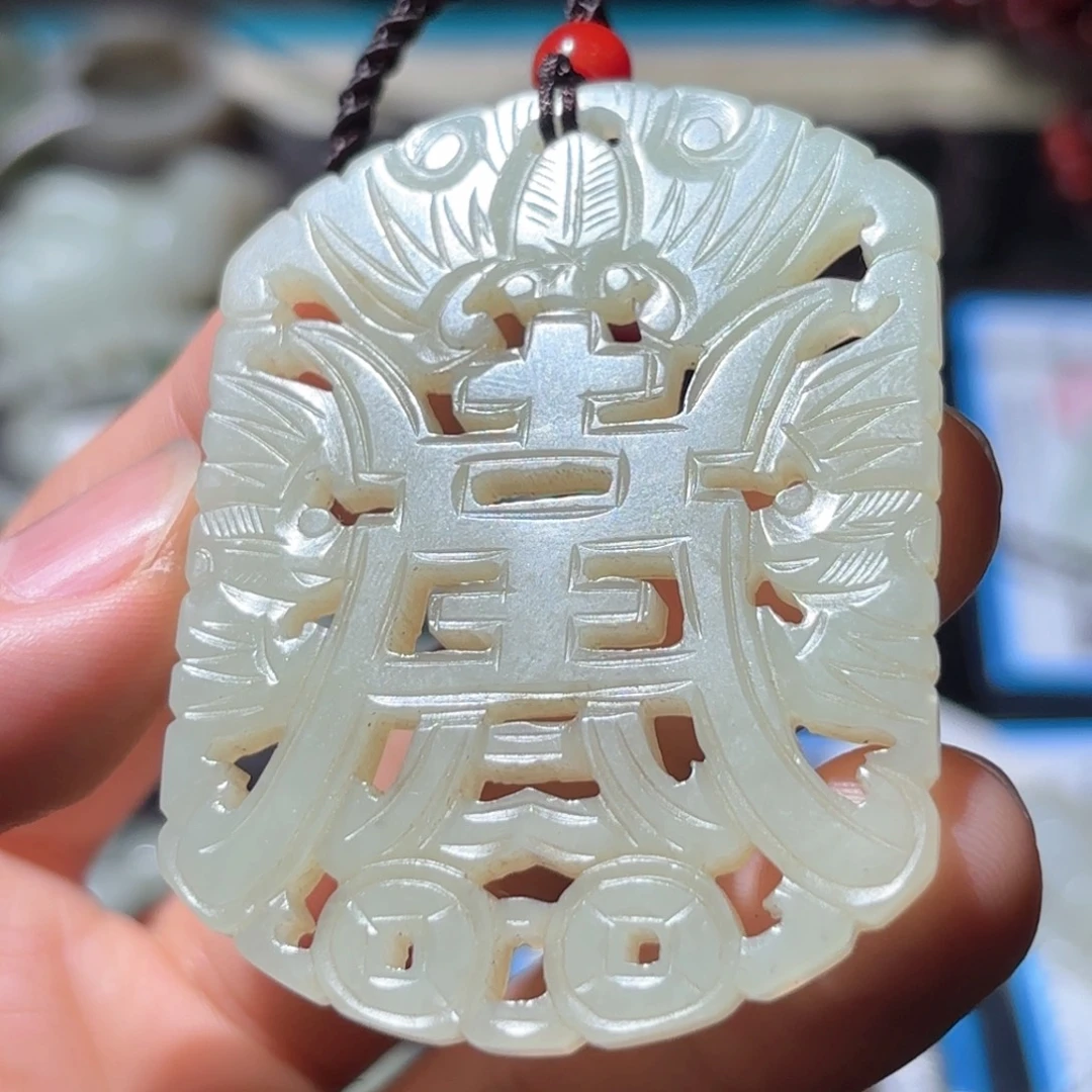 海***空和田玉未镶嵌颈饰