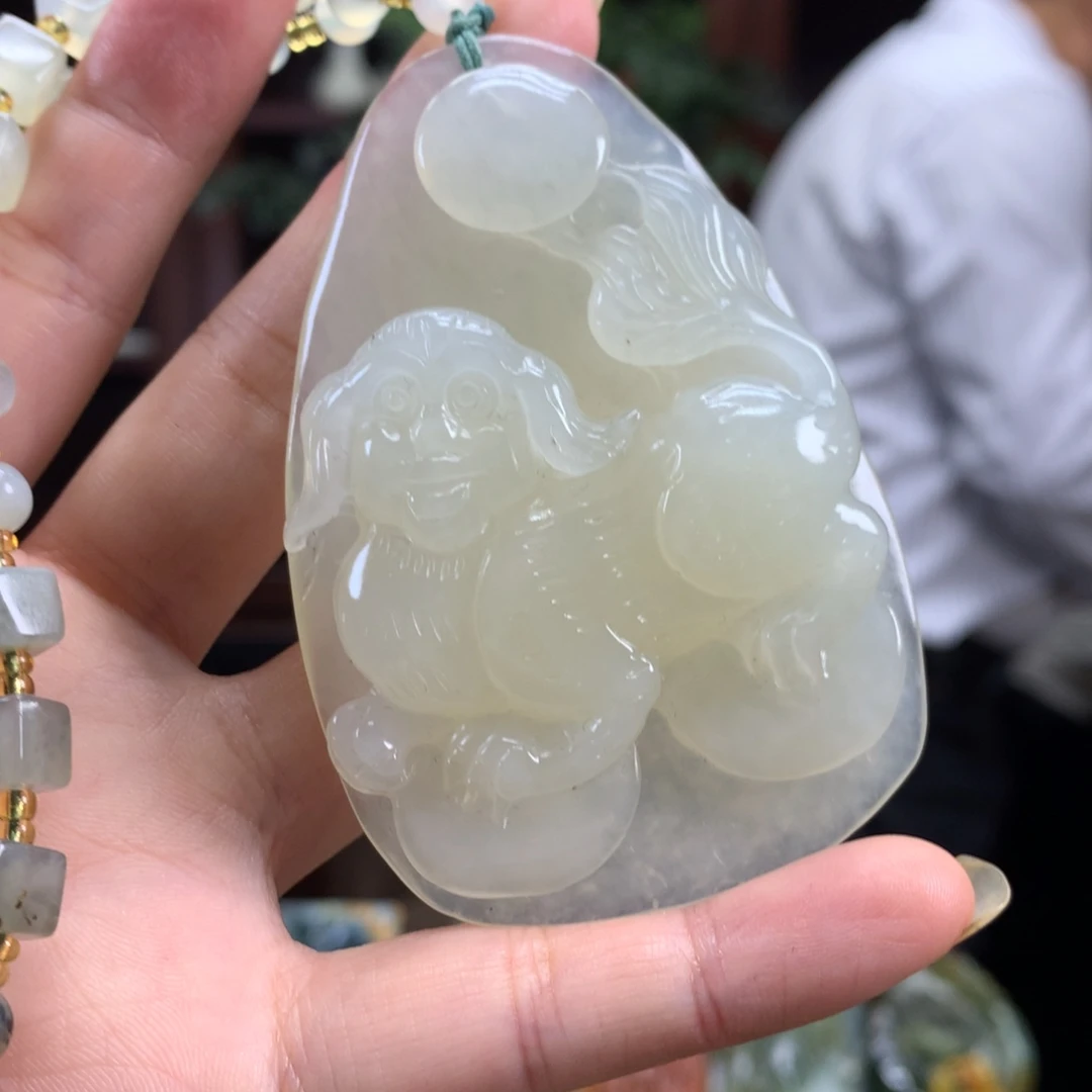 蛇纹石玉未镶嵌颈饰