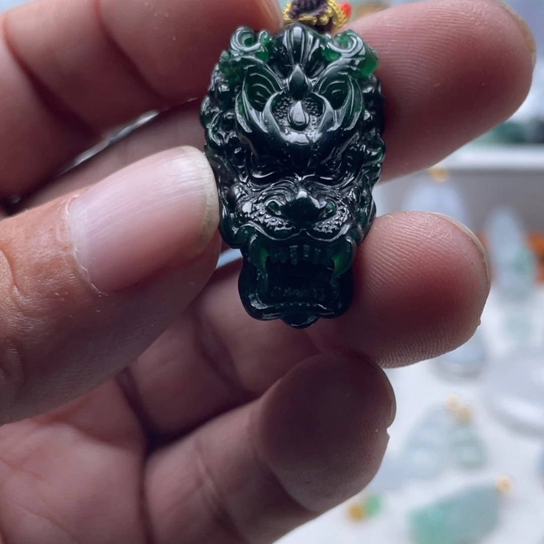 翡翠未镶嵌颈饰翡翠绿龙