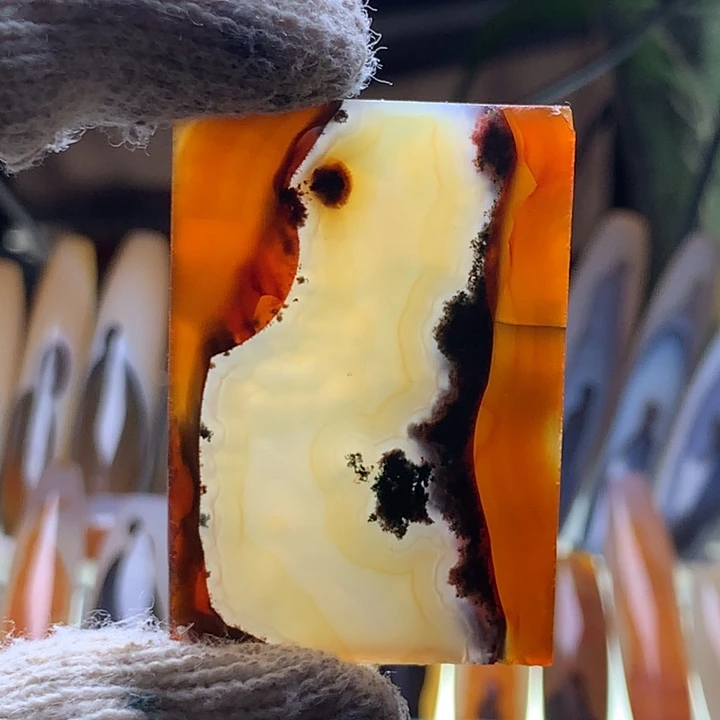 玛瑙/玉髓颈饰未镶嵌188有瑕