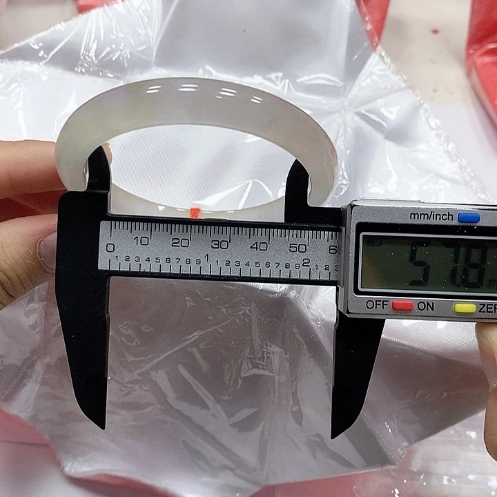 翡翠手镯未镶嵌282