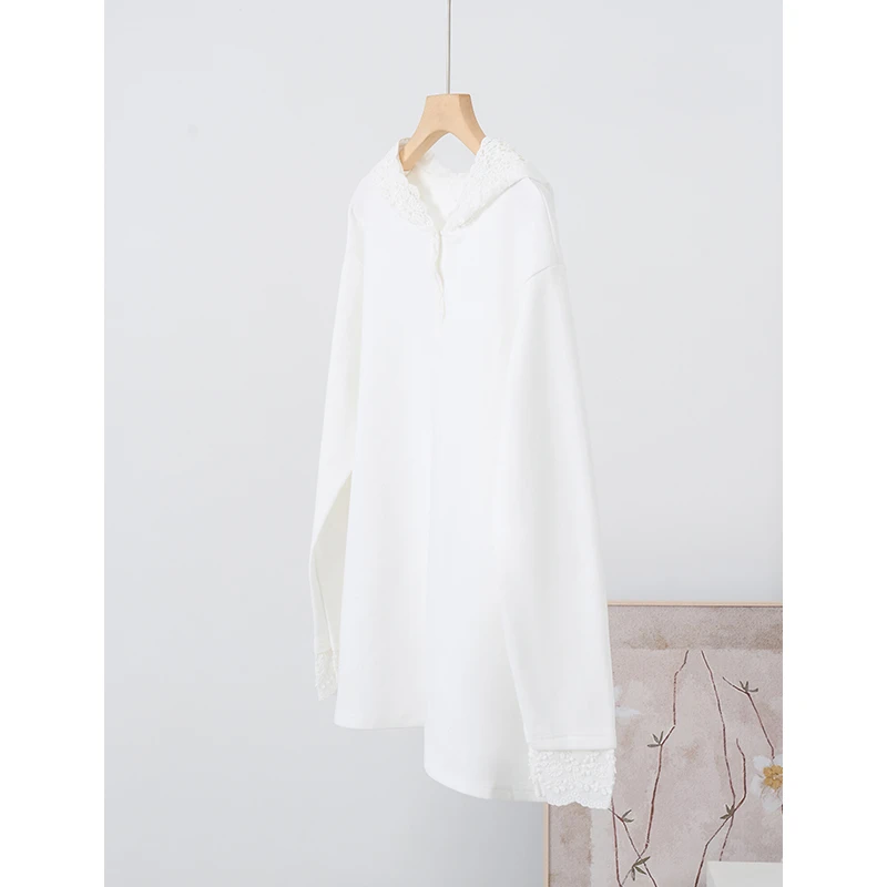 [68岁小姐姐]蕾丝帽子拼接宽松随性磨毛长袖T打底上衣D24GYH 8589