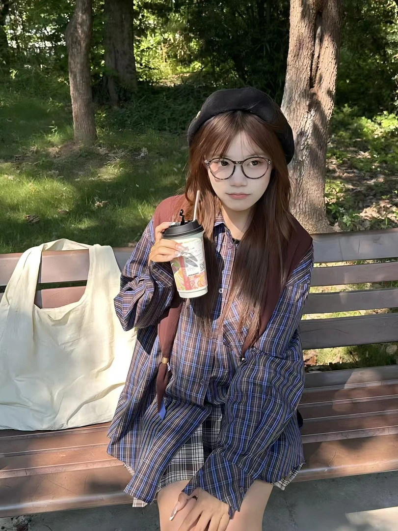早秋氛围感穿搭美式复古格子字母刺绣衬衫女宽松休闲百搭防晒