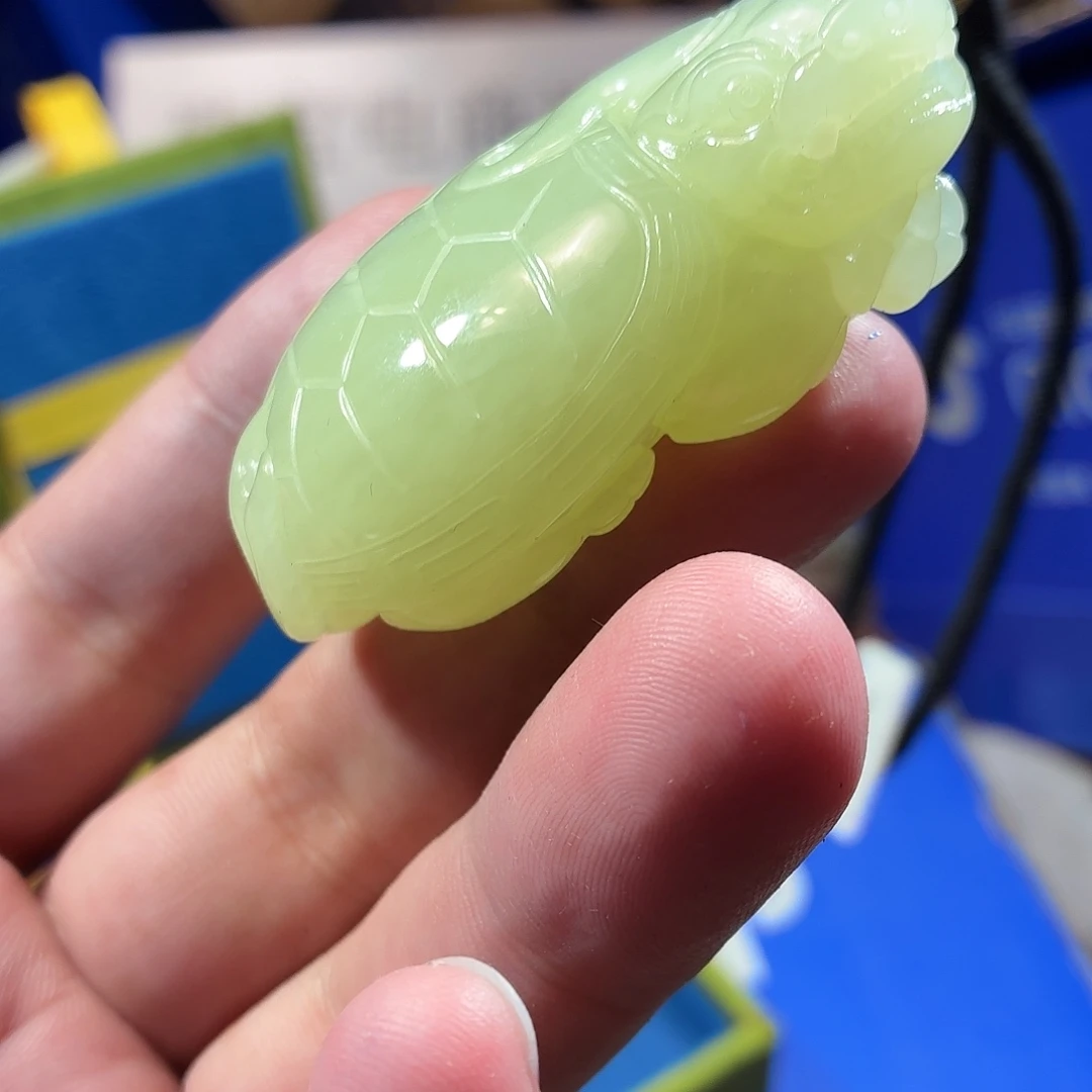 颈饰未镶嵌和田玉（糖玉）