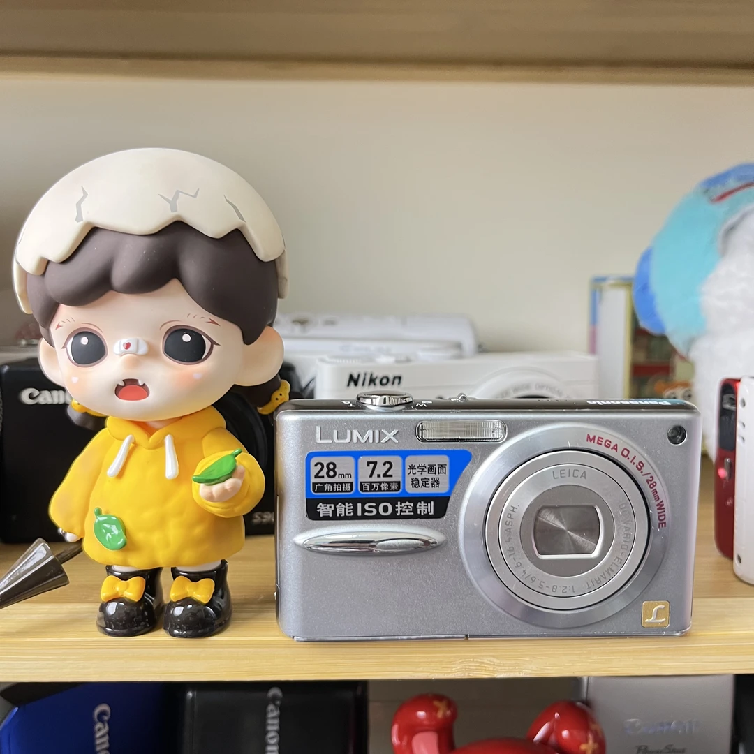 9新  松下fx30 720w像素 网红款 成色如图配件齐
