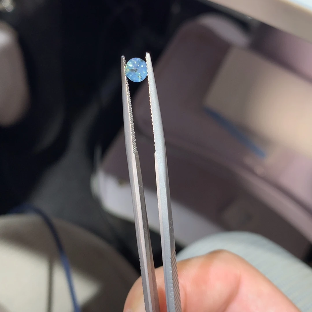 蓝宝石裸石0.66克拉