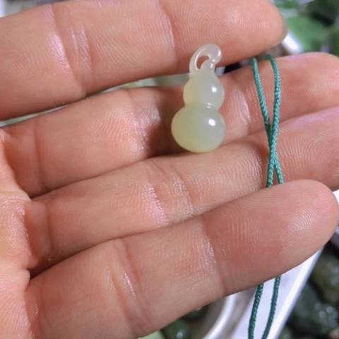 手链未镶嵌和田玉（碧玉）W****！