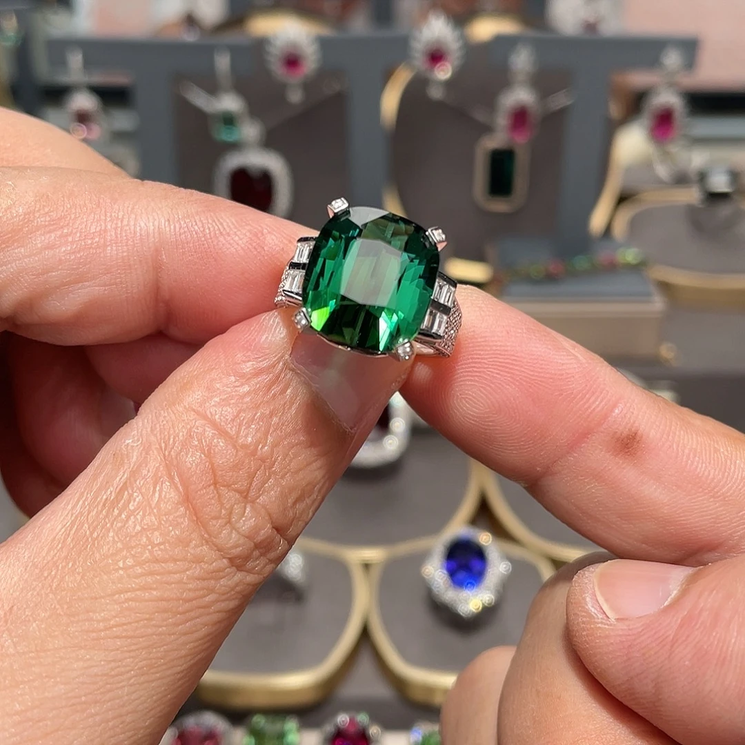 18K金镶嵌戒指碧玺12.75ct