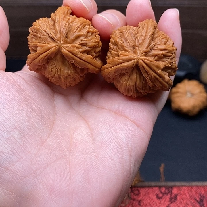A***.把件文玩核桃白奔