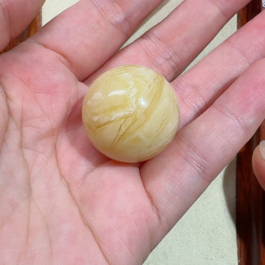 琥珀未镶嵌颈饰蜜蜡珠子