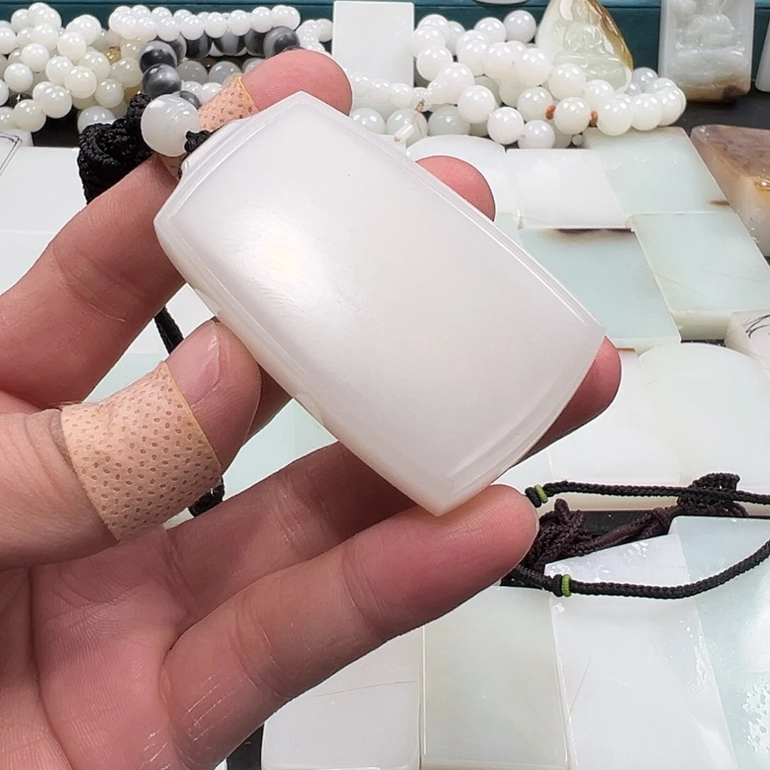 和田玉颈饰未镶嵌浣**林