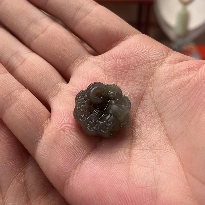 颈饰未镶嵌和田玉月亮猫