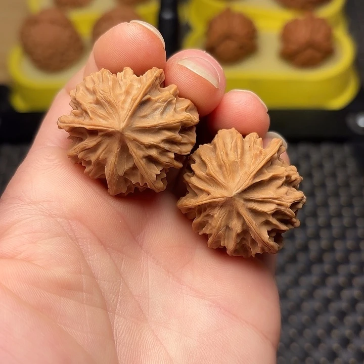 吊坠文玩核桃32三棱小手念