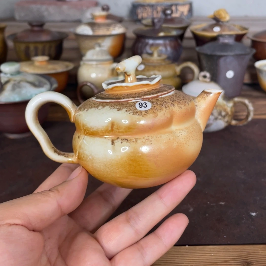 柿子壶。 默认微瑕。   柴烧