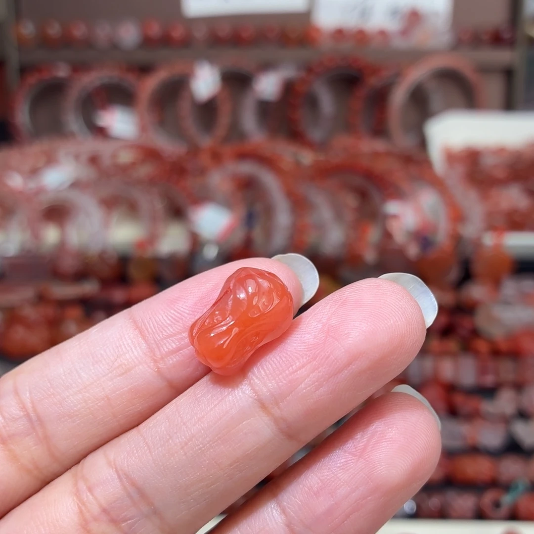 南红玛瑙未镶嵌颈饰白菜