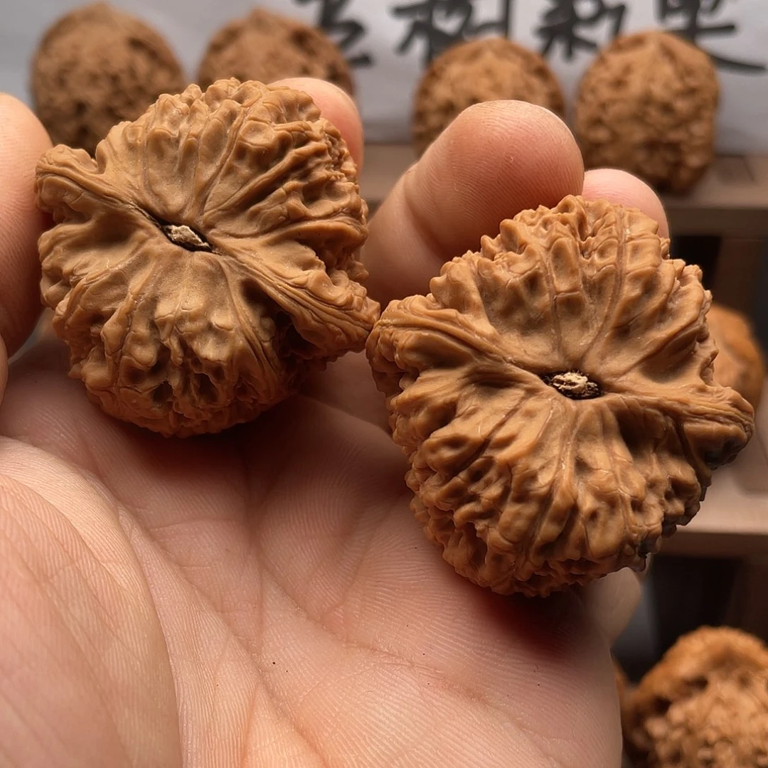 玻***城吊坠文玩核桃南疆石新全品等