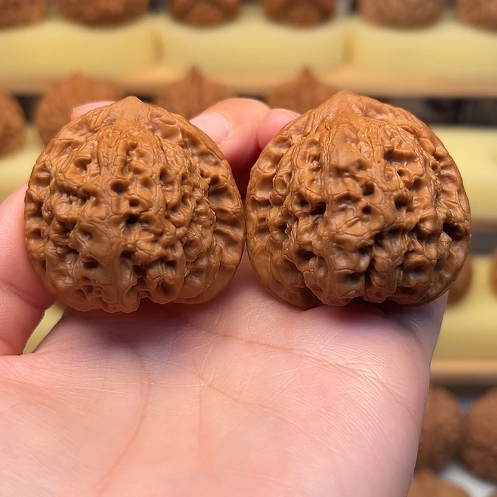 旺***糖桃核吊坠观音肚43尺