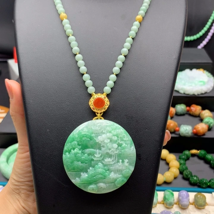 翡翠未镶嵌颈饰翡翠山水