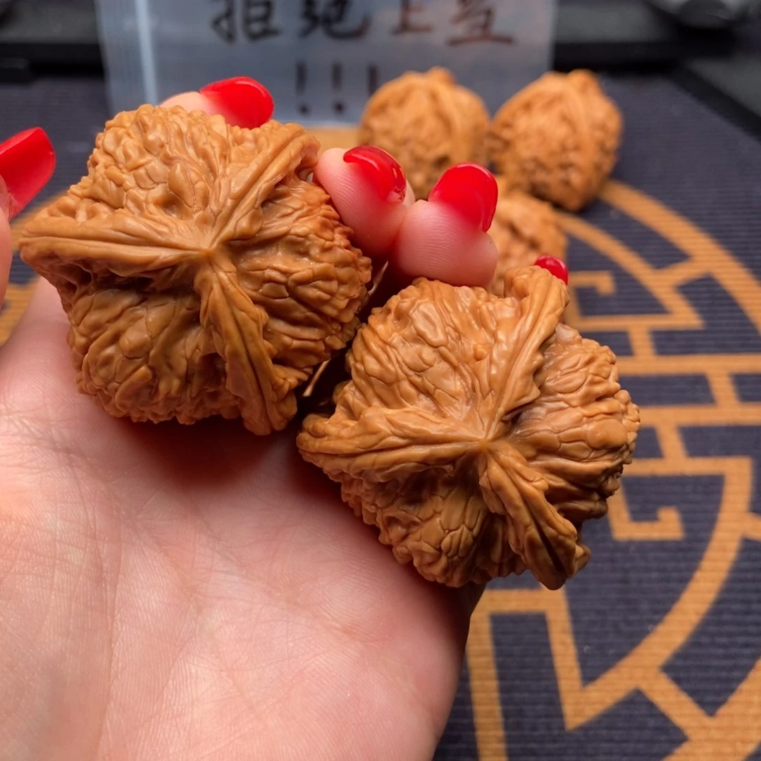 文玩核桃吊坠@**.白狮