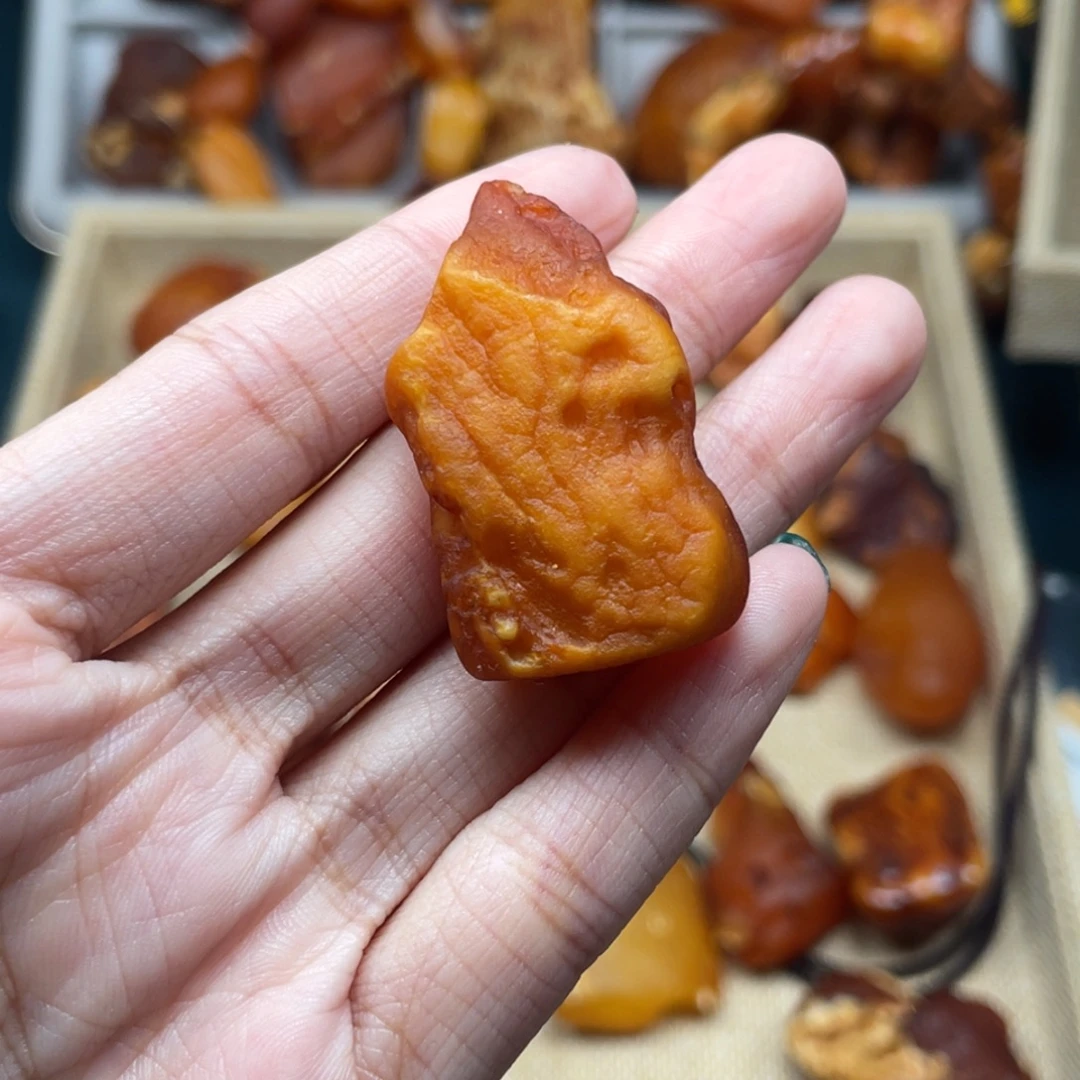 琥珀未镶嵌珠宝奇石