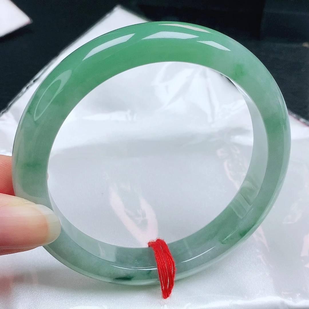 翡翠手镯未镶嵌正6364