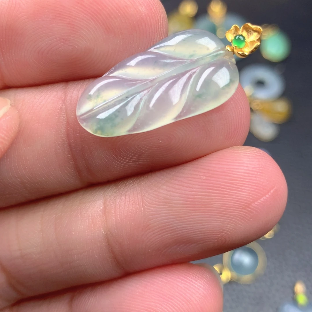 【闪购商品】颈饰18K金镶嵌翡翠翡翠