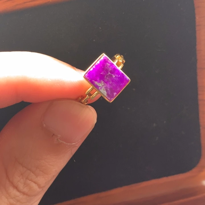 苏纪石（舒俱来）18K金镶嵌戒指