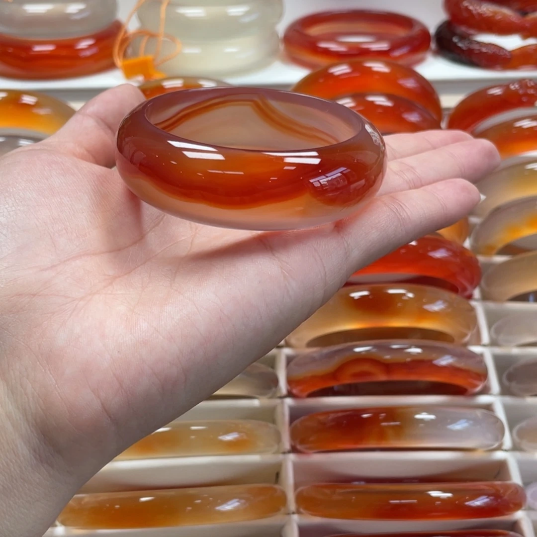 甜****玛瑙/玉髓未镶嵌手镯