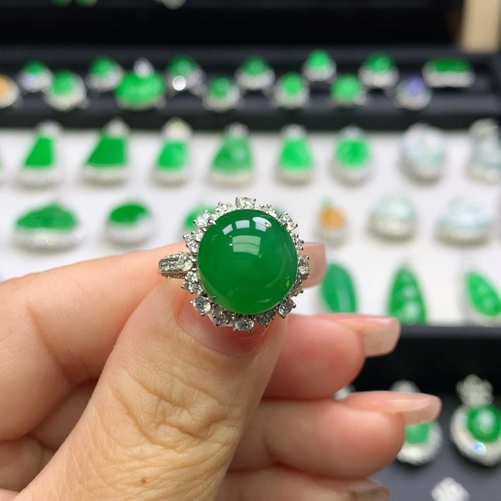 翡翠18K金镶嵌吊坠(不含链)封*