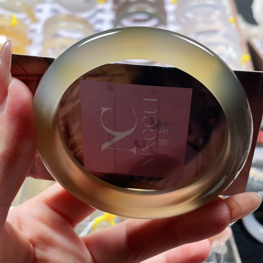 茶***茶手镯玛瑙/玉髓未镶嵌