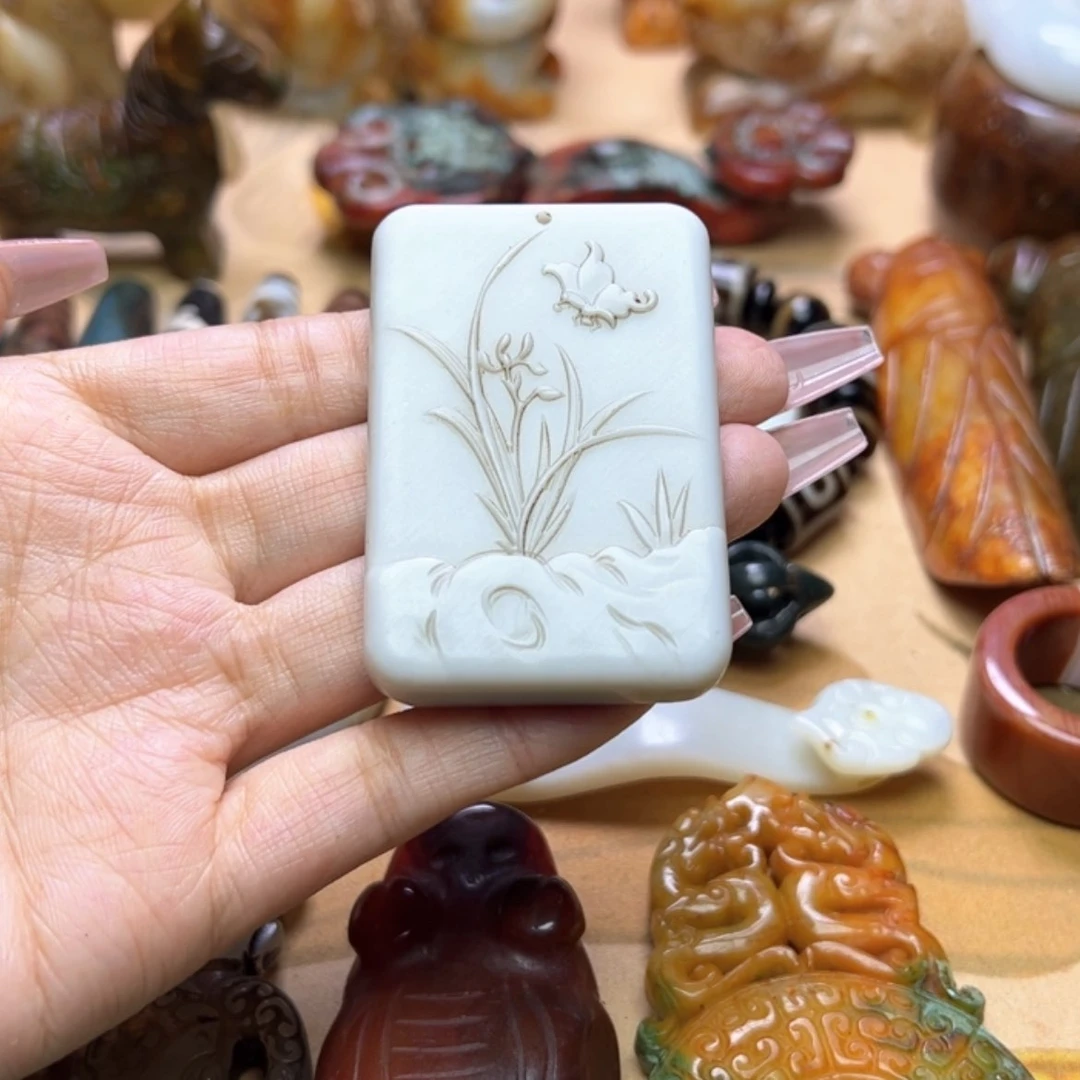 【闪购商品】蛇纹石玉颈饰未镶嵌