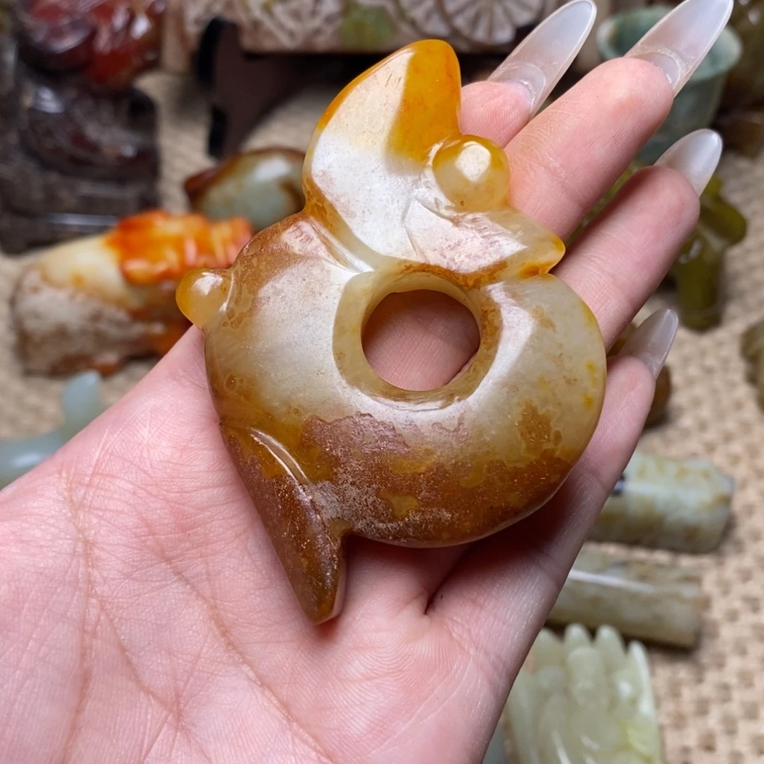 未镶嵌蛇纹石玉颈饰