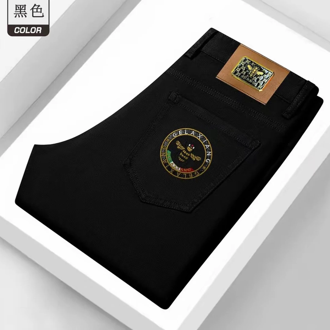 男士黑色刺绣蜜蜂修身牛仔裤轻奢潮流休闲秋冬时尚舒适弹力牛仔裤