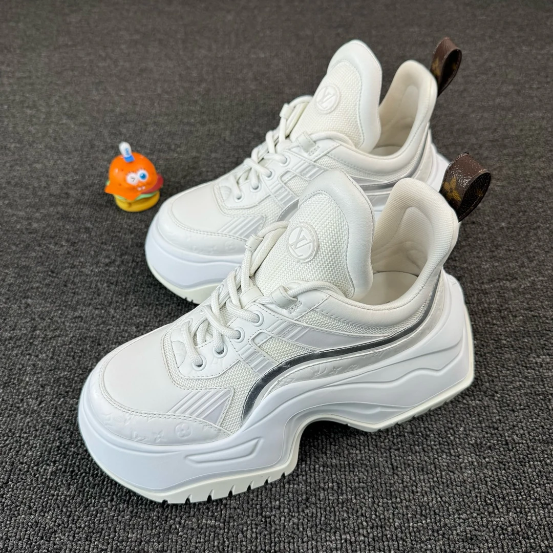 Louis Vuitton路易威登Arlight2.0白色满印浮雕老爹鞋 36 HB1069