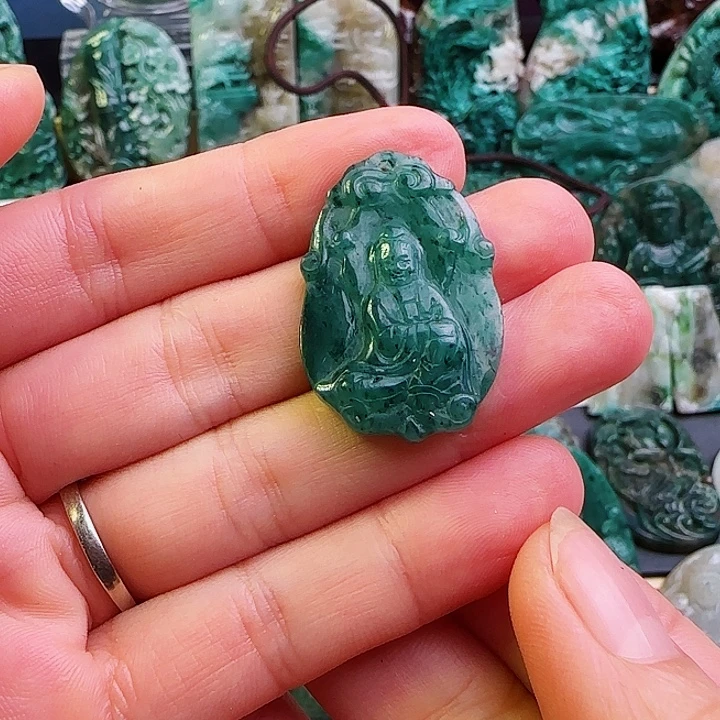 未镶嵌独山玉颈饰